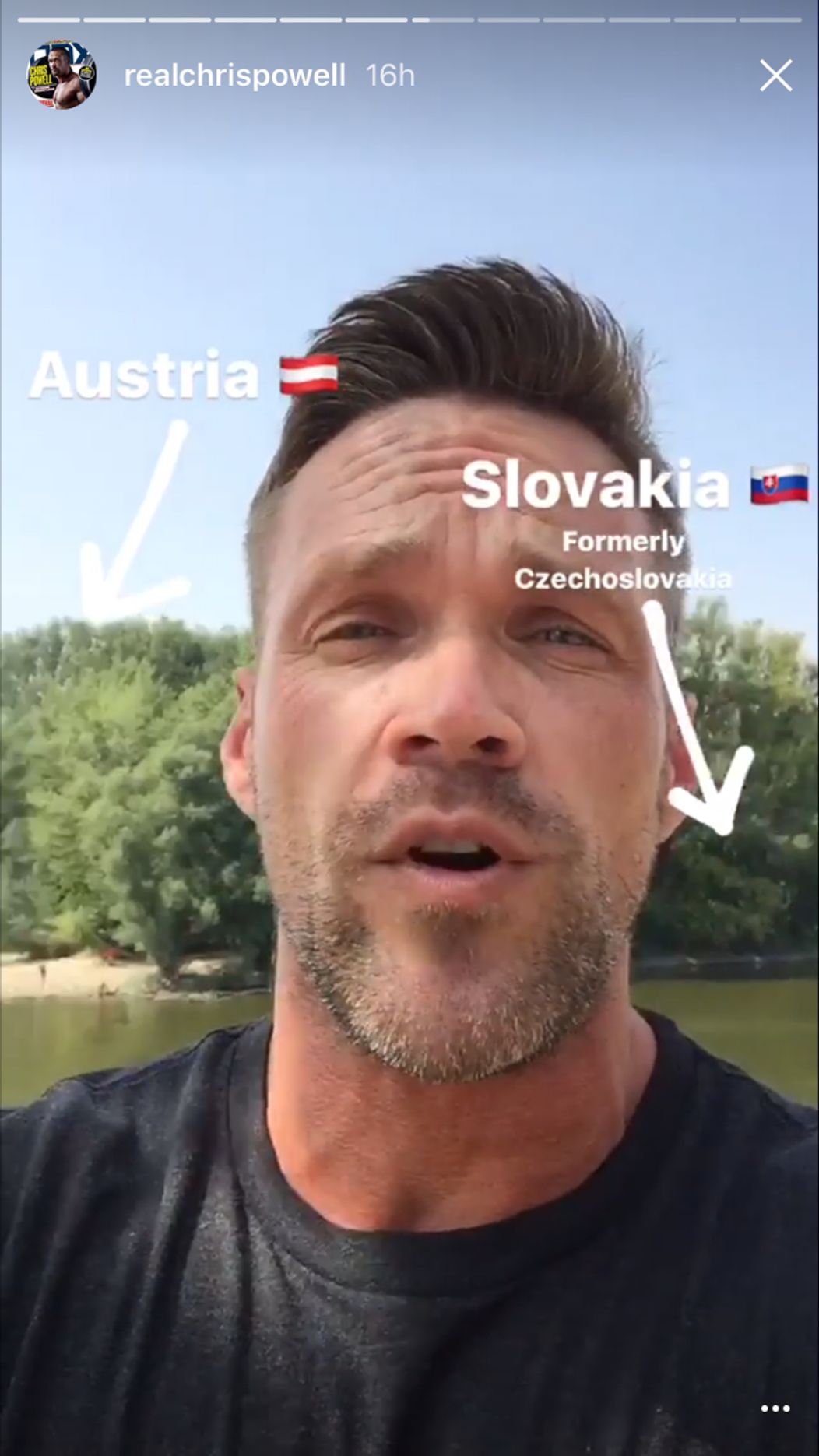 Chris takto opísal, že je pri hranici s Rakúskom a ysvetlil, že Slovensko bolo súčaťou Československa