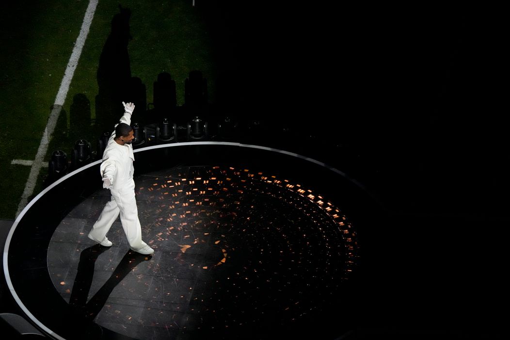 Usher ovládol Halftime Show