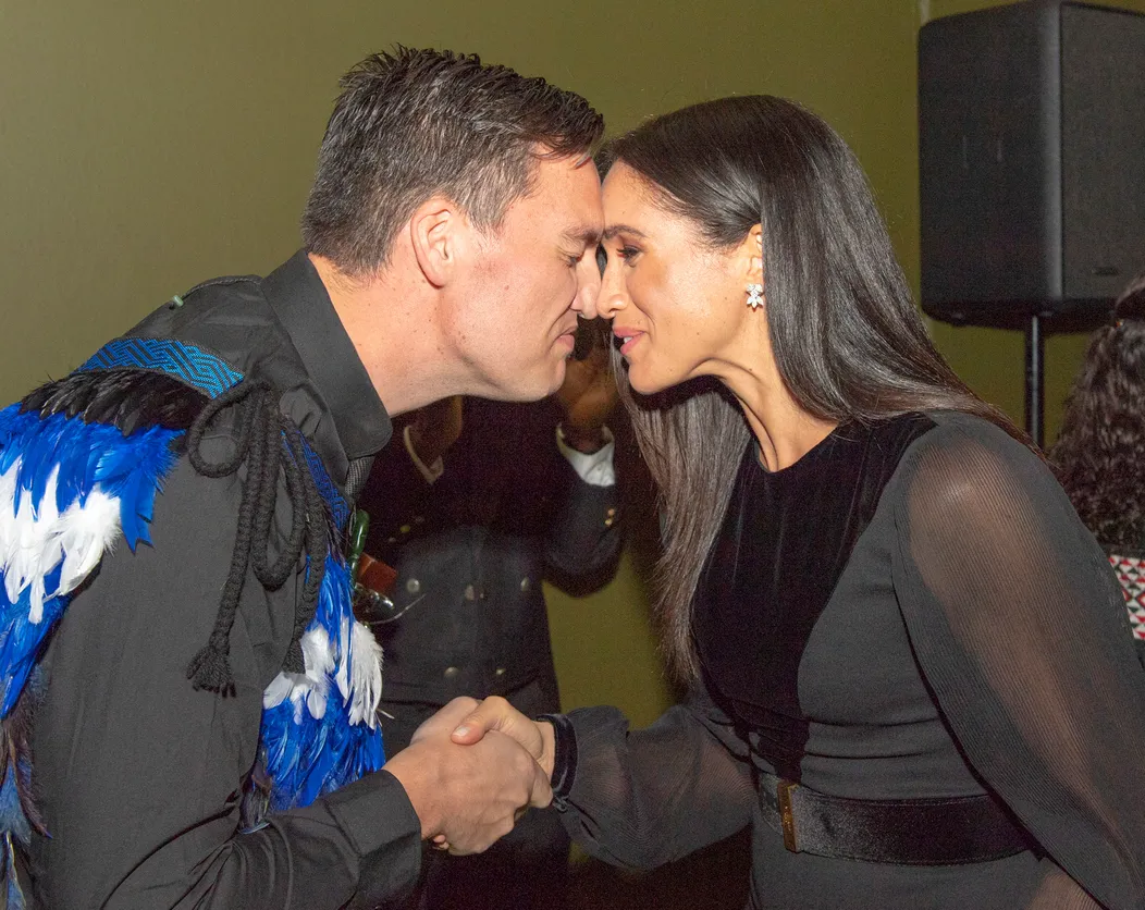 Vojvodkyňa Meghan pri tradičnom maorskom pozdrave