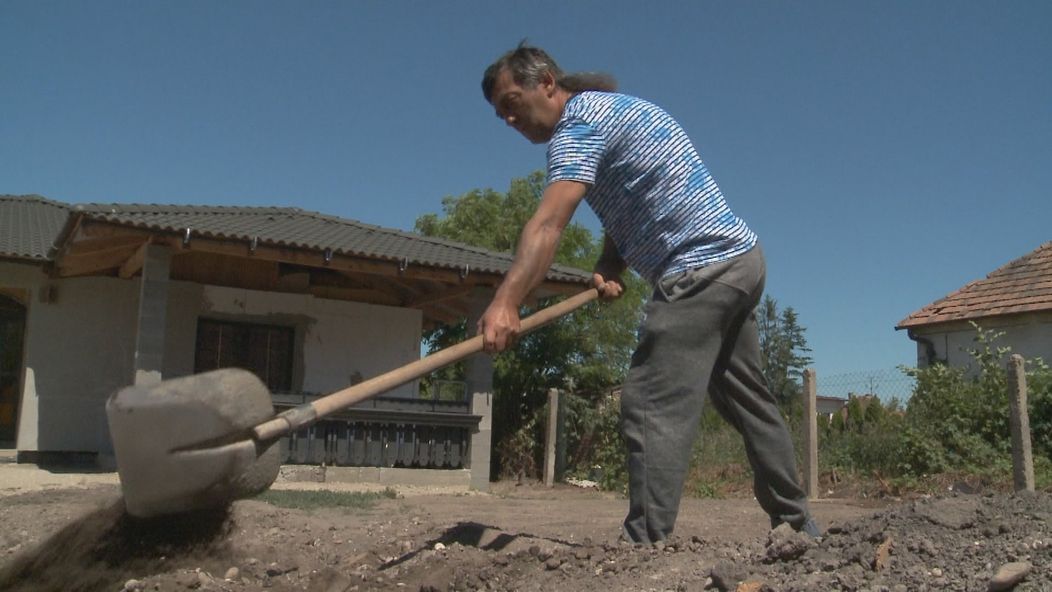 Babulin manžel sa stará takmer o všetko.