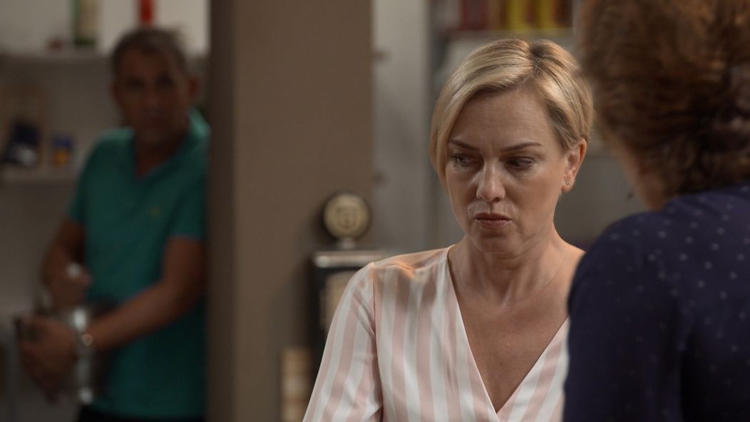 Rešpektujú Marekove rozhodnutie a Tamare nechcú pravdu o Samovi prezradiť. 