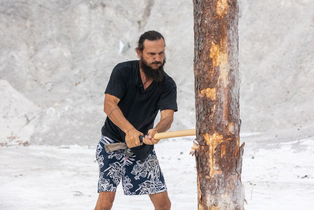 Zábery zo štafetovej súťaže v 14. epizóde Farmy