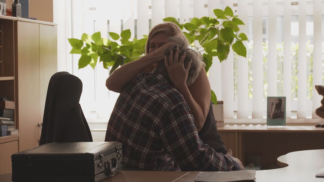 Tomáš prežil divokú noc.