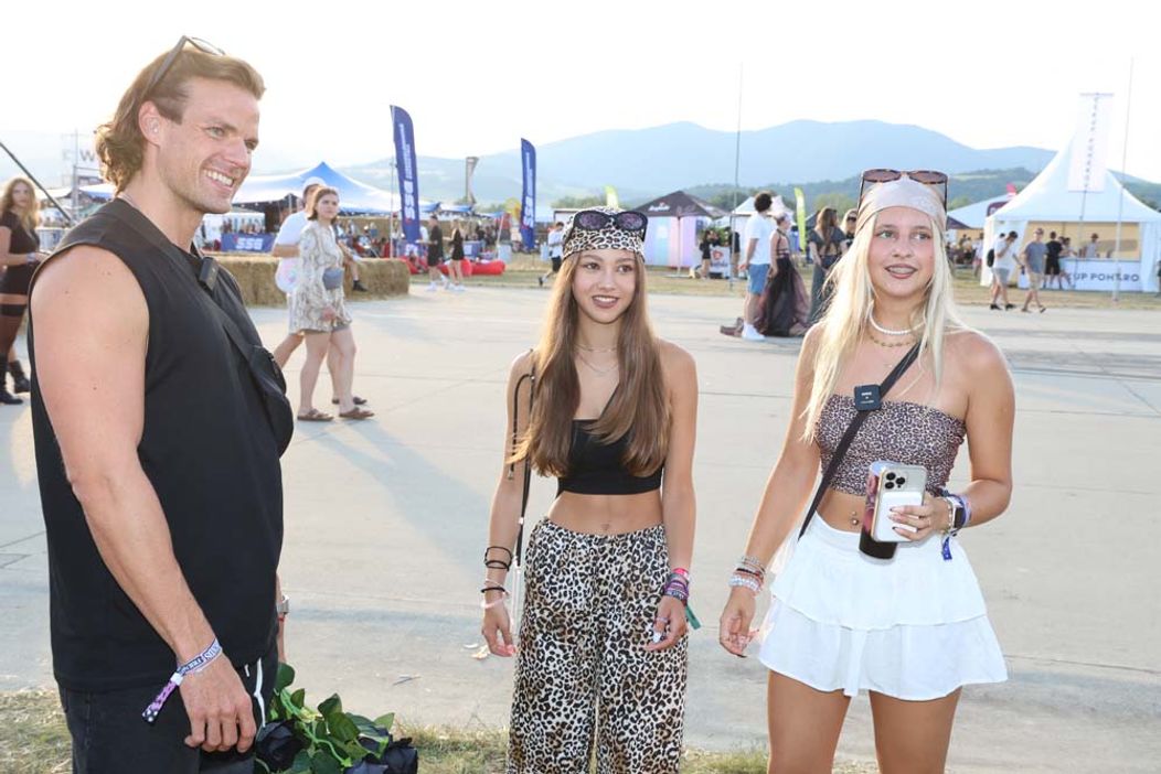 Radko na festivale Grape rozdával ruže a vymenil si bozky s Marcelou