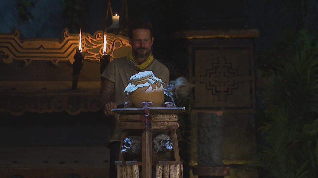 Na poslednej kmeňovej rade dostal najviac hlasov Tomáš a v dueli mu na Mikýřa nestačili sily.