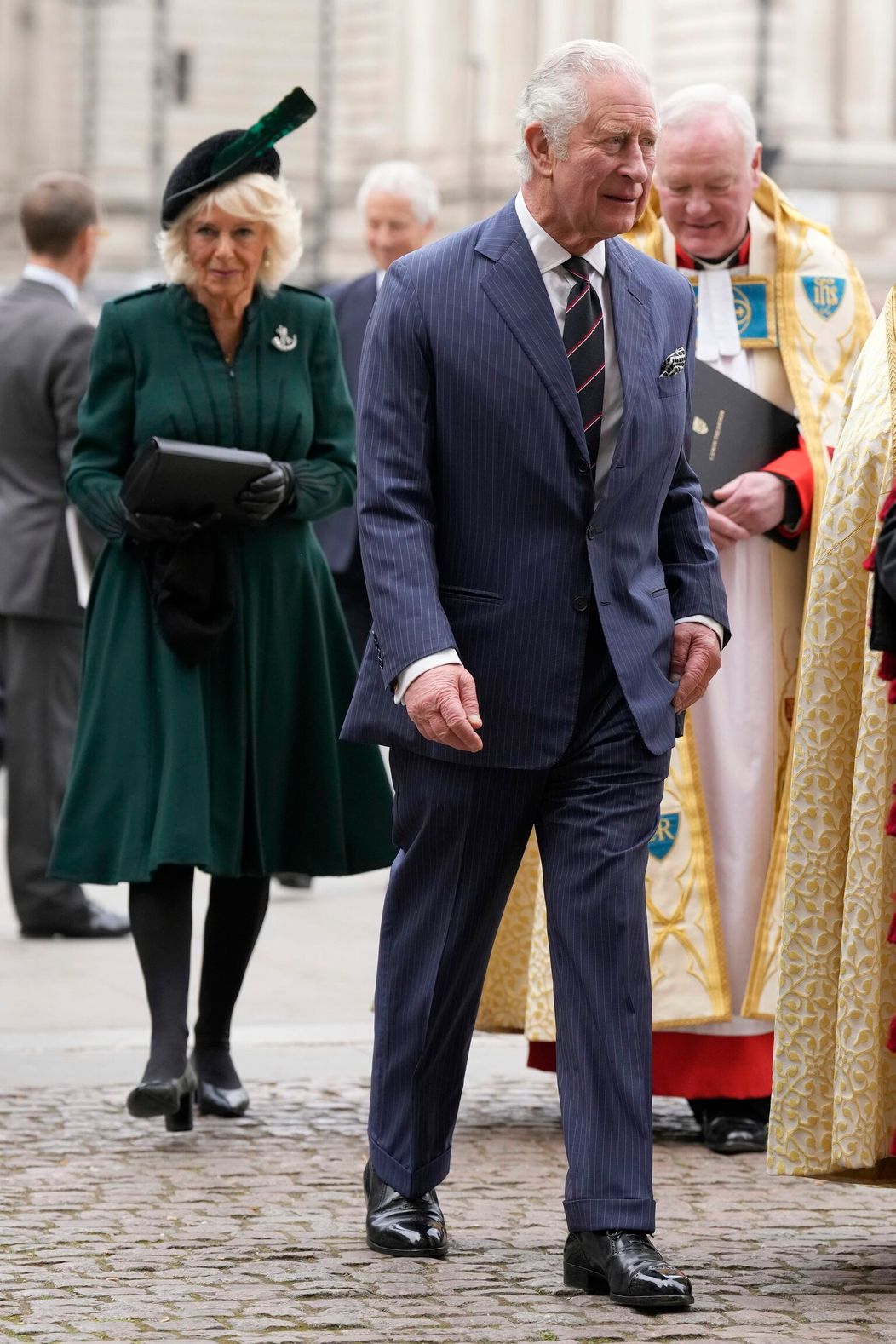 Princ Charles a jeho manželka Camilla na bohoslužbe za princa Philipa