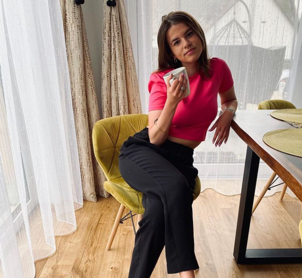 Simona bola pred časom brunetka, k tmavej farbe sa po Love Islande vrátila.