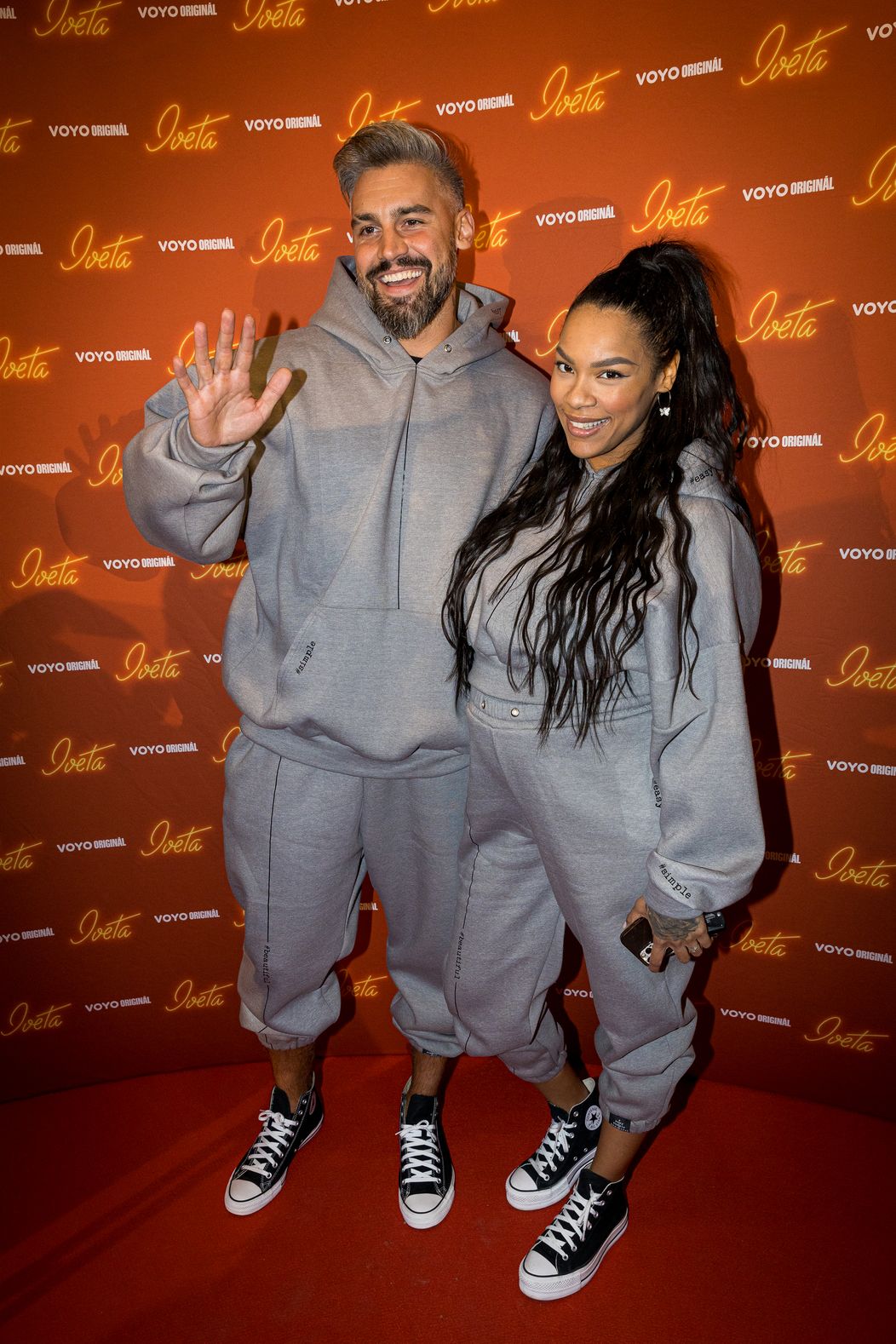 Josef Kůrka a Angie Mangombe na premiére pokračovania Voyo Originálu Iveta