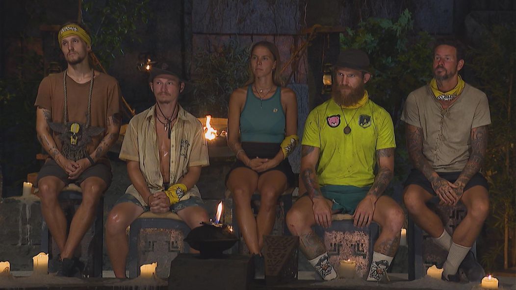 Pirát dostal na kmeňovke najviac hlasov. Pri výbere džbánu nemal šťastnú ruku a červená farba znamenala, že v šou končí.