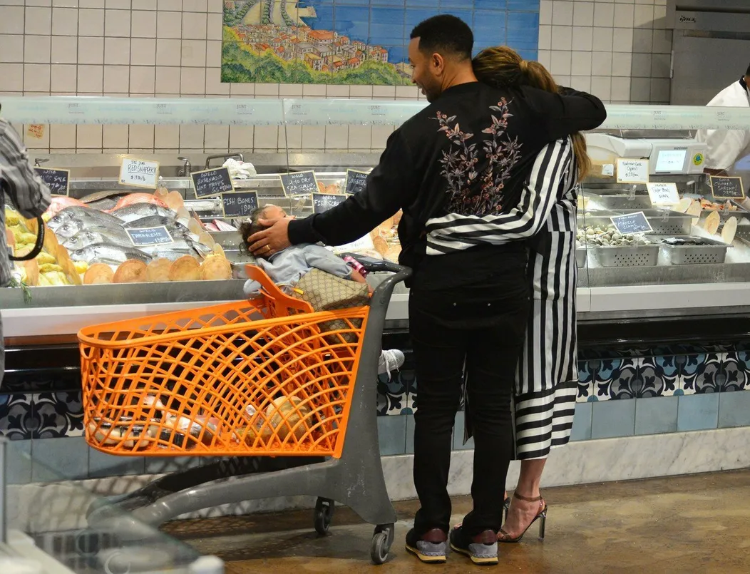 Chrissy Teigen s manželom Johnom Legendom. 