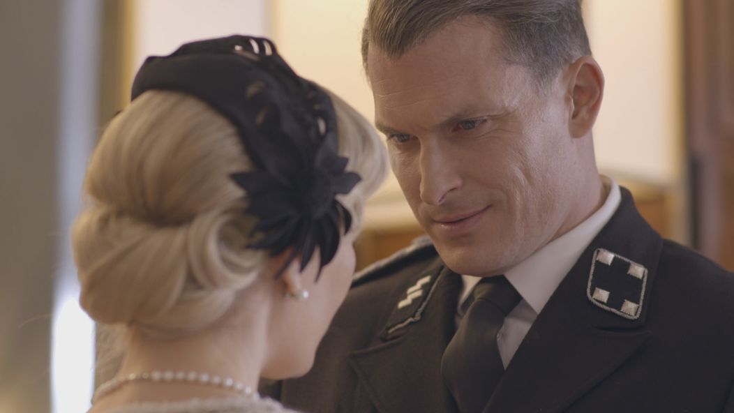 Klausova manželka nechce odísť za otcom sama, manžela volá so sebou.