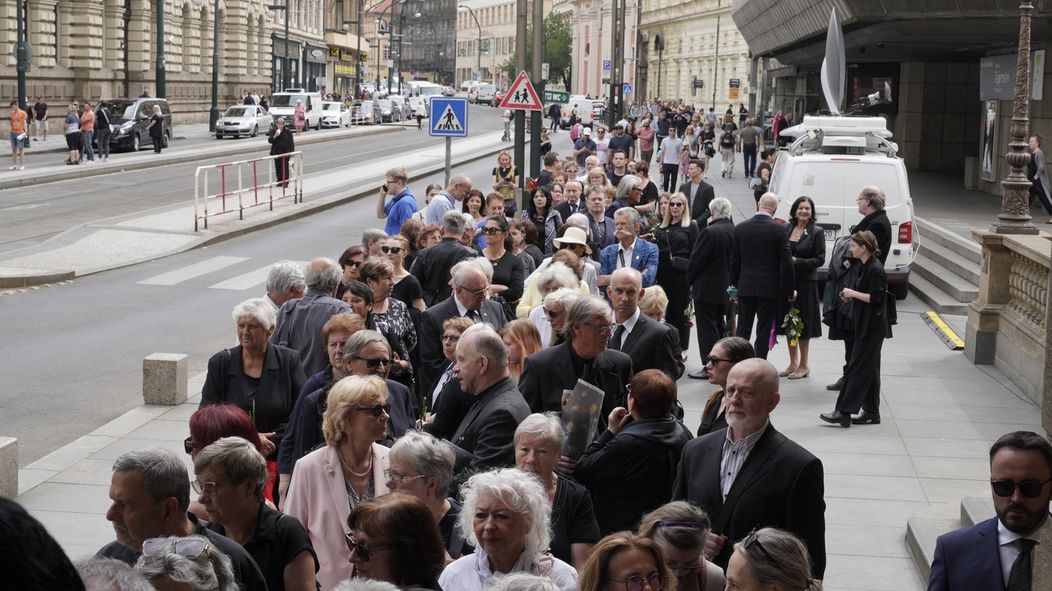 Posledná rozlúčka s Vlastimilom Harapesom