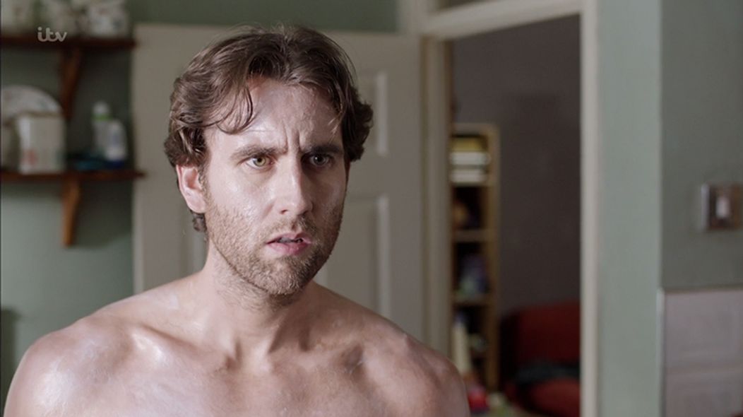 Matthew Lewis v dráme Girlfriends