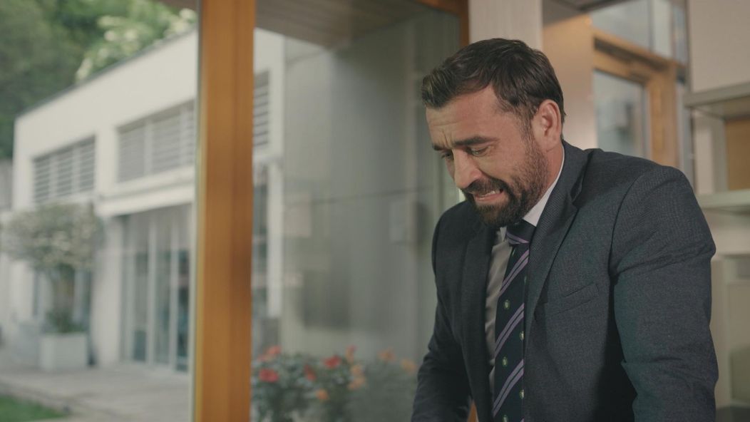 Eva a Jakub spolu po rokoch prehovoria a zistia, že sa nič nezmenilo.