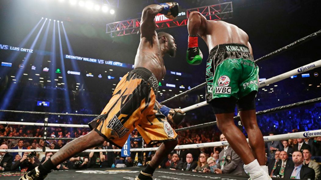 Deontay Wilder (vľavo) a Luis Ortiz.