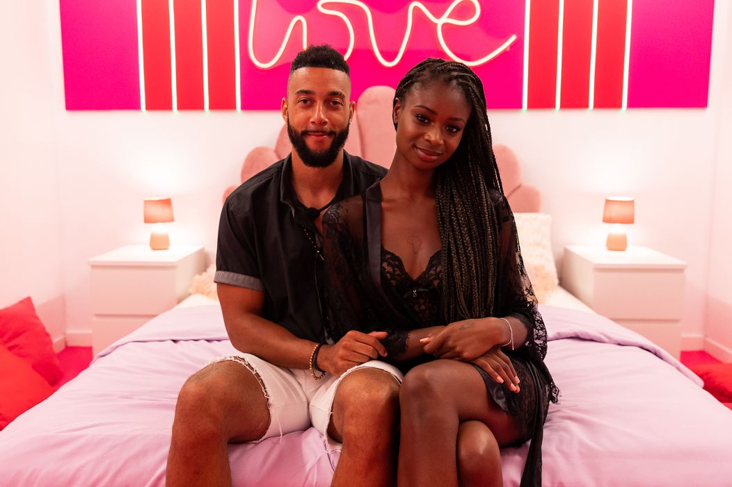 Jacob a Tina v Hideaway