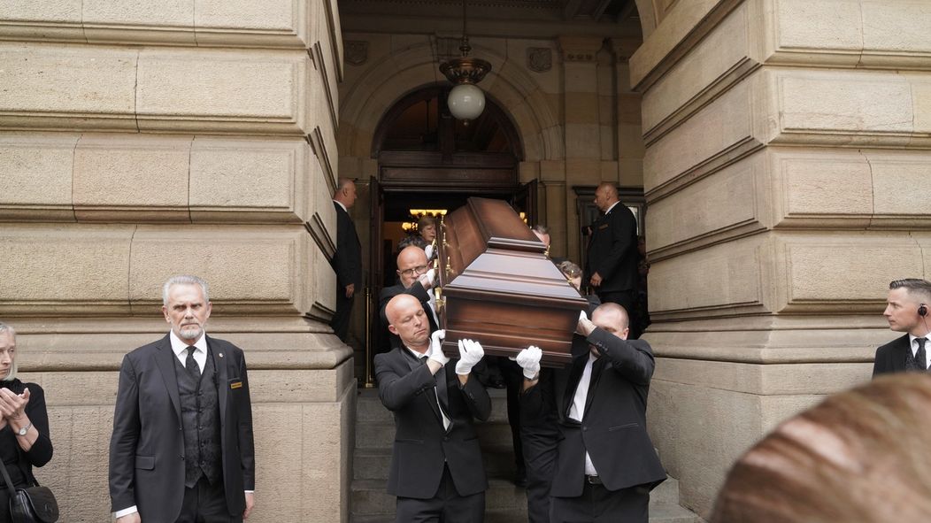 Posledná rozlúčka s Vlastimilom Harapesom