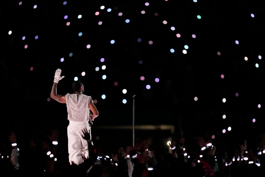 Usher ovládol Halftime Show