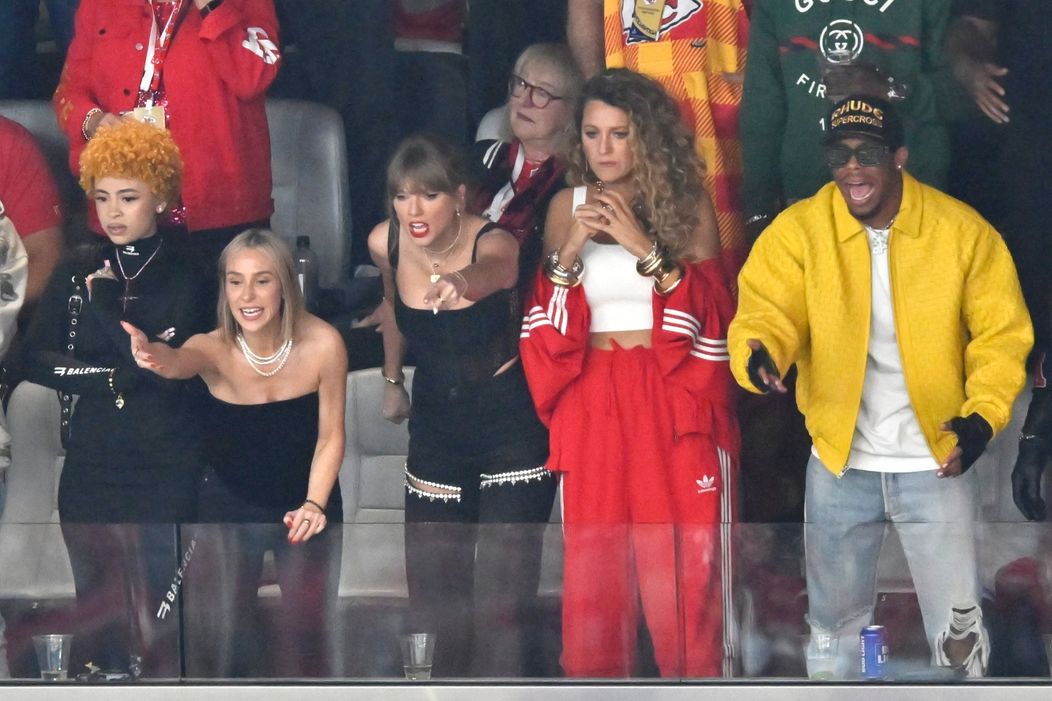 Taylor Swift s Blake Lively na Super Bowl