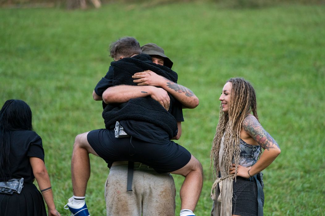 Do duelu ide Peter s Timom, Denis sa vrátil na Farmu