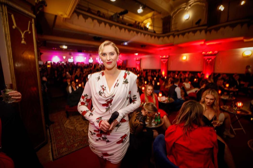 Slávnosté premietanie finále Ruže pre nevestu Česko
