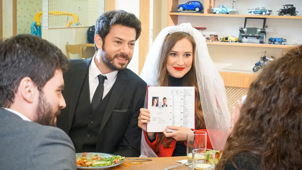 Ahmet Tansu Taşanlar a Oya Unustası - svadba v seriáli