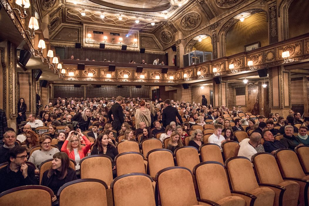 Slávnostná premiéra Kráľa Šumavy sa konala v pražskej Lucerne.