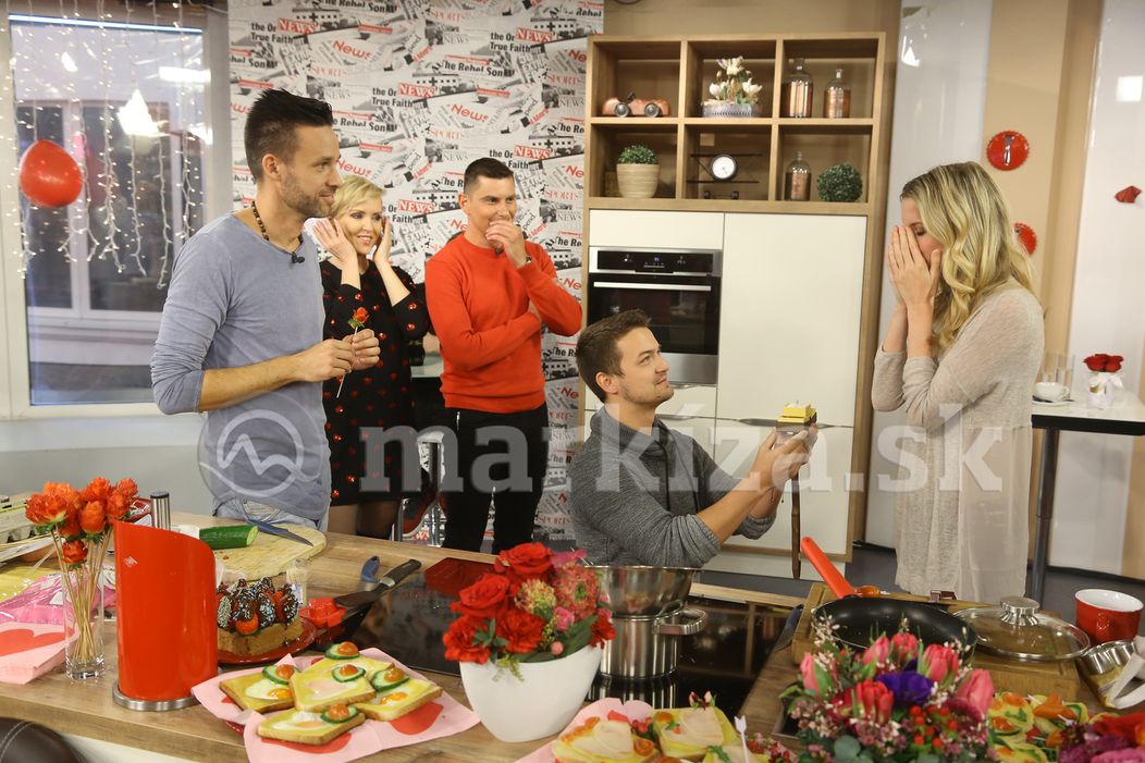 Viktor požiadal Adelu o ruku v priamom prenose