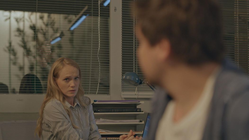 Nad Nikol (Táňa Pauhofová) sa začalo zmrákať. Na jej postupy si posvieti prísna vyšetrovateľka Soňa Vágnerová (Andrea Štefančíková).