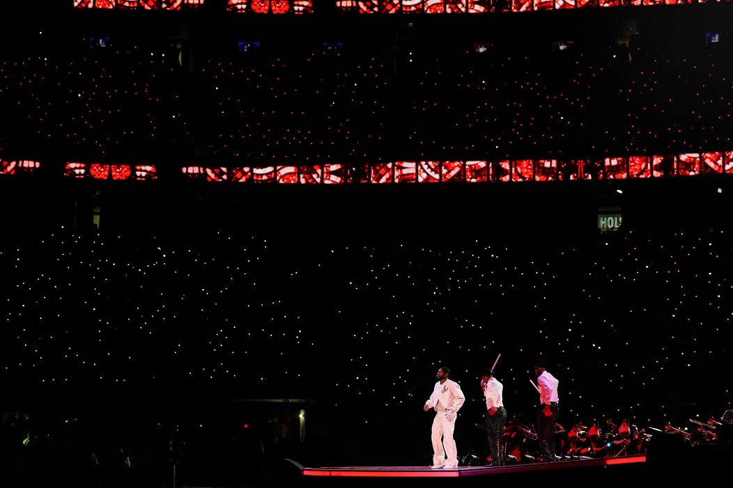 Usher ovládol Halftime Show