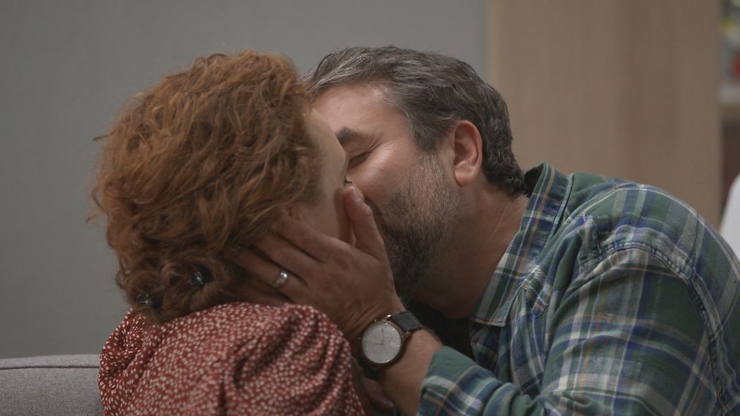 Akoby sa ešte len spoznali.