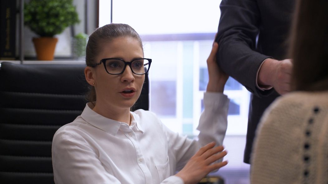 Ema túži po dieťatku a z nápadu adopcie je nadšená.