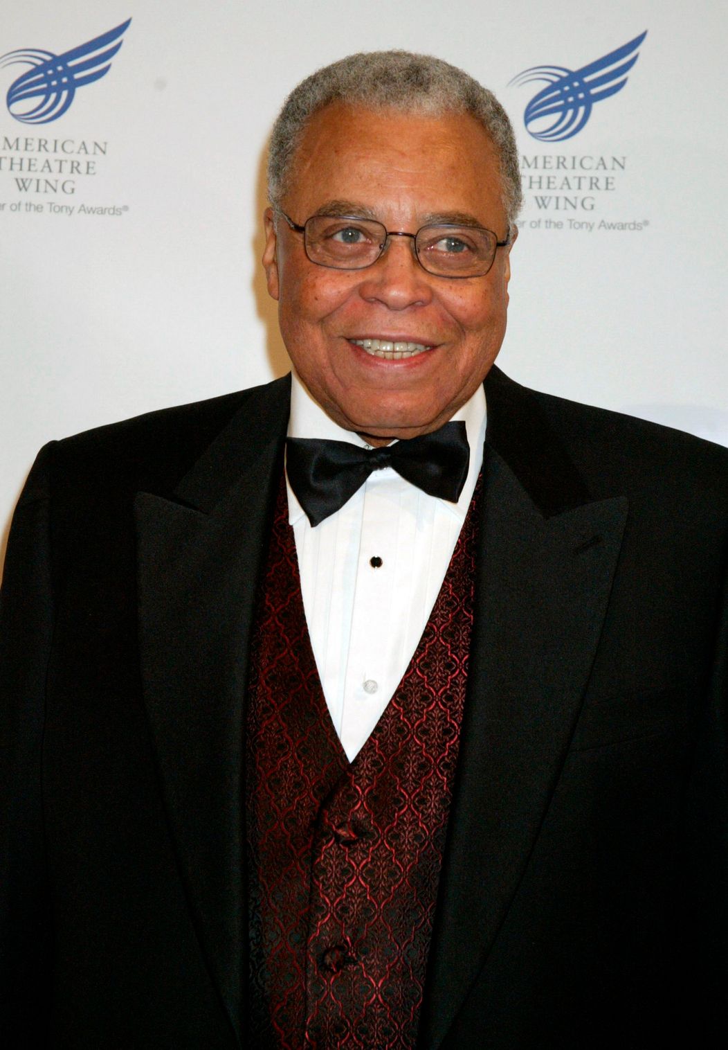 Vo veku 93 rokov zomrel legendárny americký herec James Earl Jones