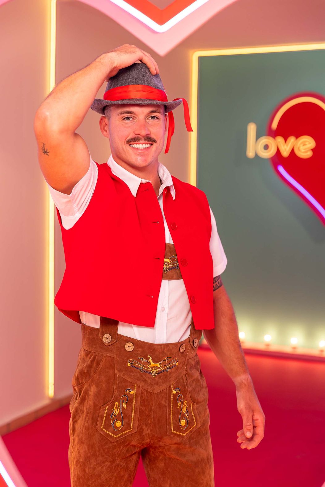 Prichádza Dano do Love Islandu