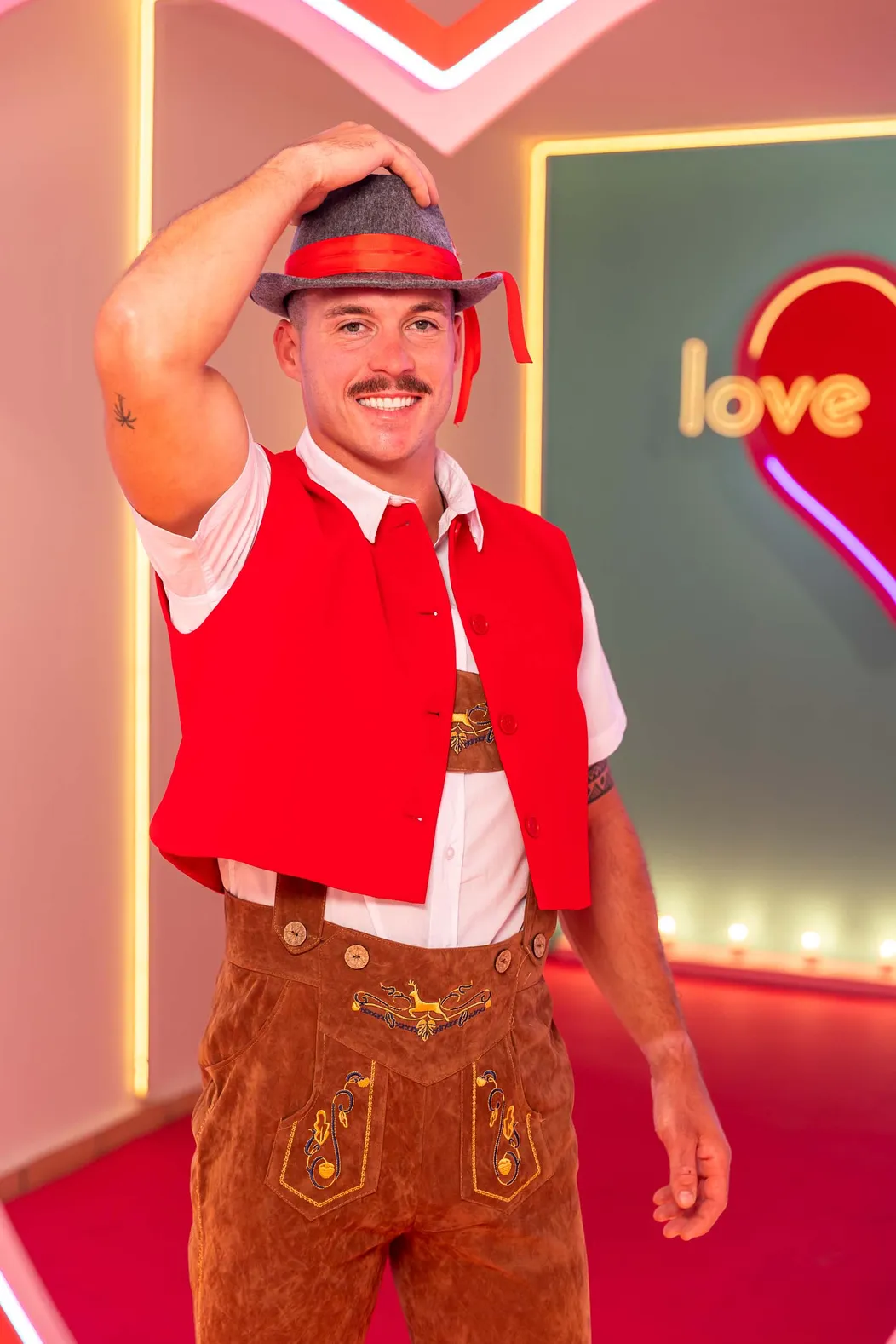 Prichádza Dano do Love Islandu