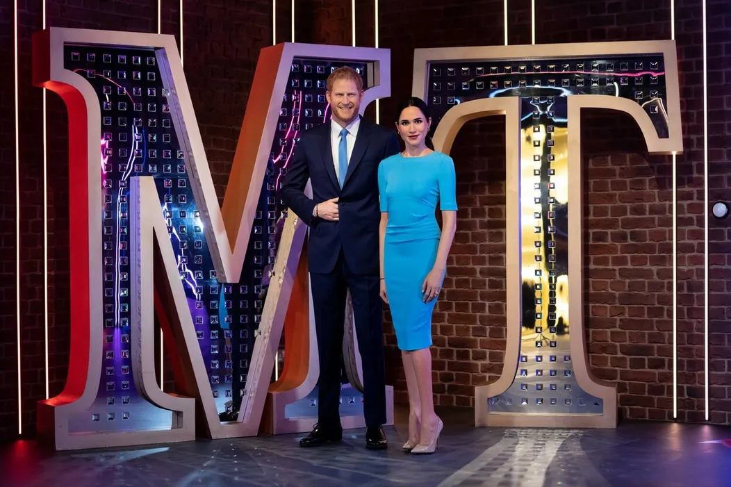 Múzeum Madame Tussauds premiestnilo modely princa Harryho a Meghan do hollywoodskej zóny.