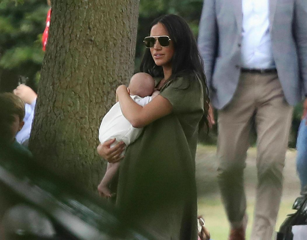 Meghan so synom Archiem prvýkrát na verejnsoti. 