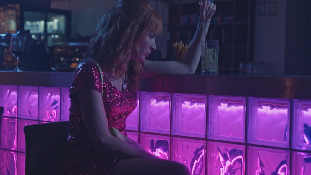 Radosť z perfektnej oslavy Adamových (Kamil Mikulčík) narodenín vystriedal strach.