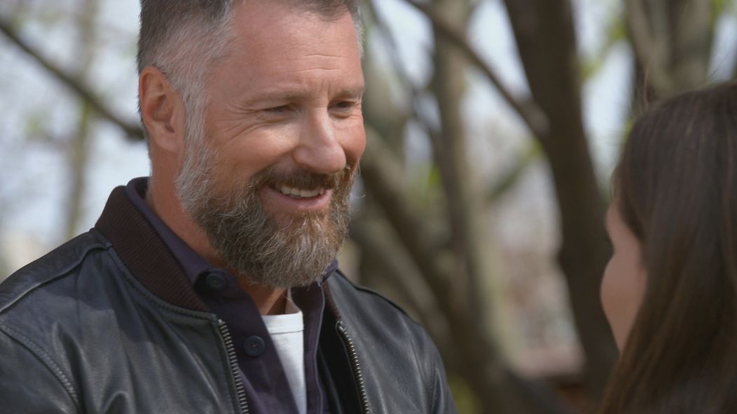 Fekete túži, aby s ním Gréta odišla.