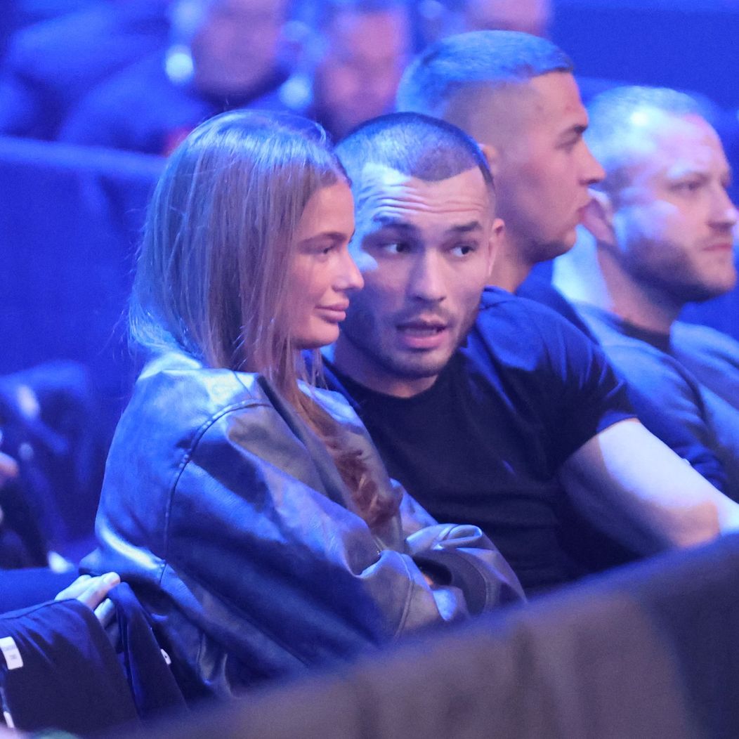 Sabina v spoločnosti Makhmuda