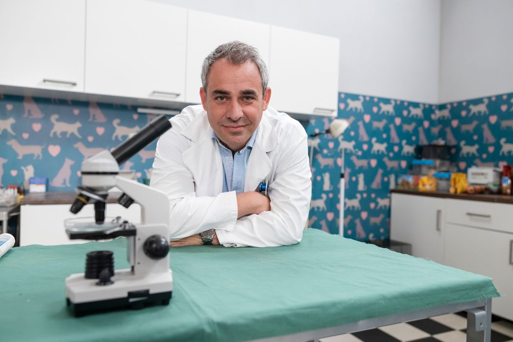 Z Vlada bude veterinár.