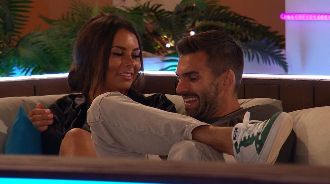 Paige Thorne a Adam Collard v Love Islande