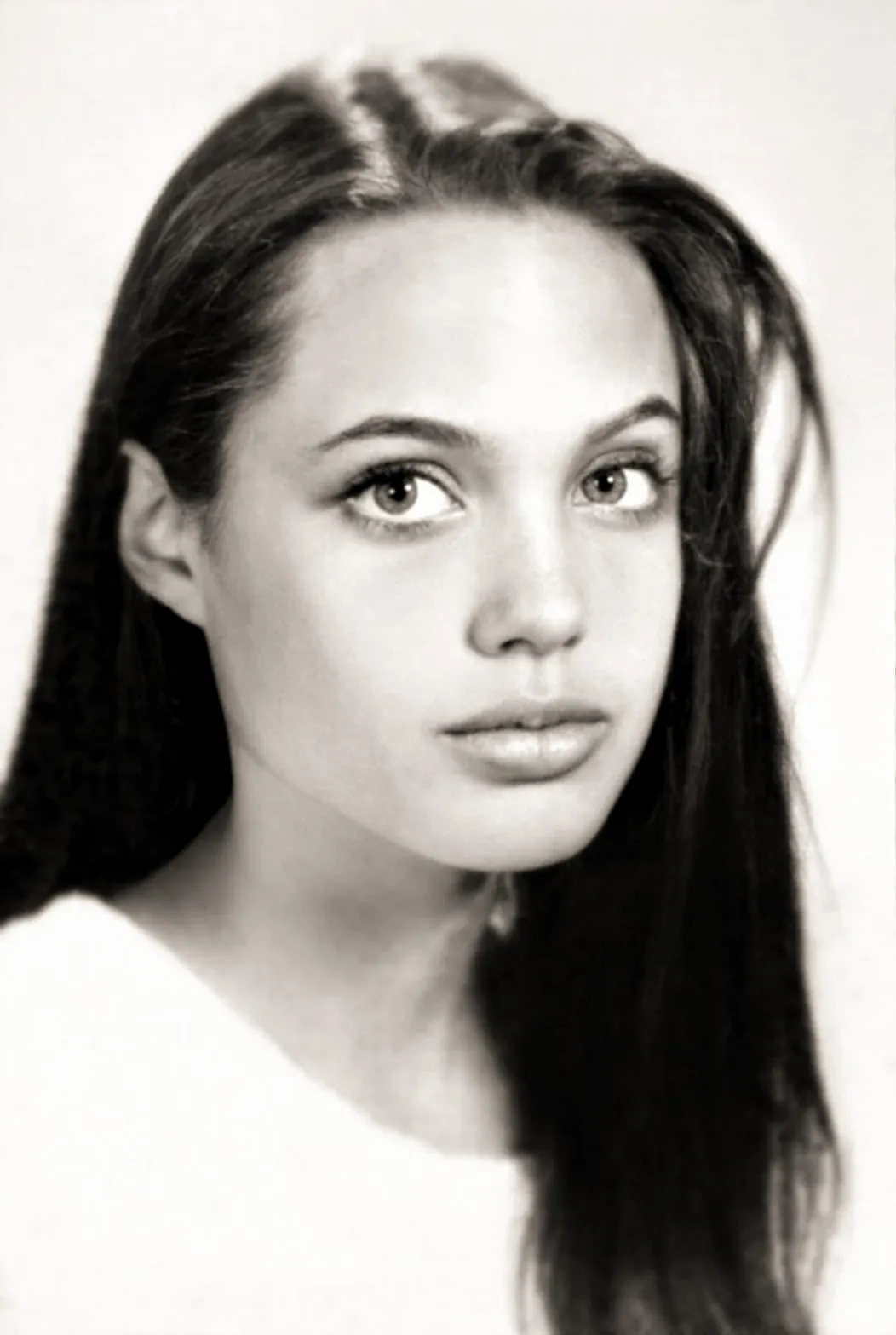 Angelina Jolie a jej premeny vzhľadu.
