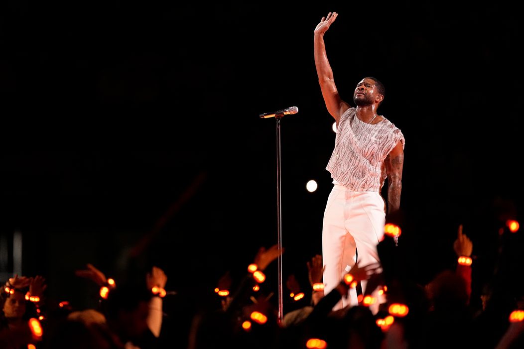 Usher ovládol Halftime Show