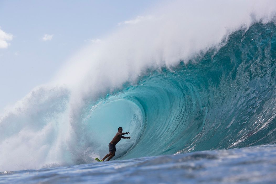 Po útoku žraloka zomrela surferská legenda Tamayo Perry