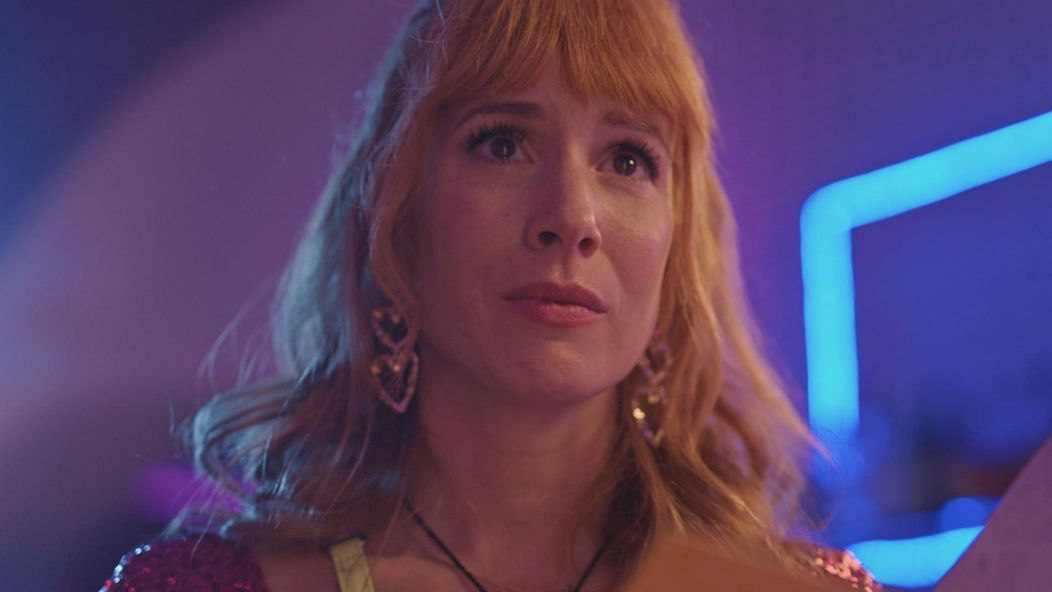 Radosť z perfektnej oslavy Adamových (Kamil Mikulčík) narodenín vystriedal strach.