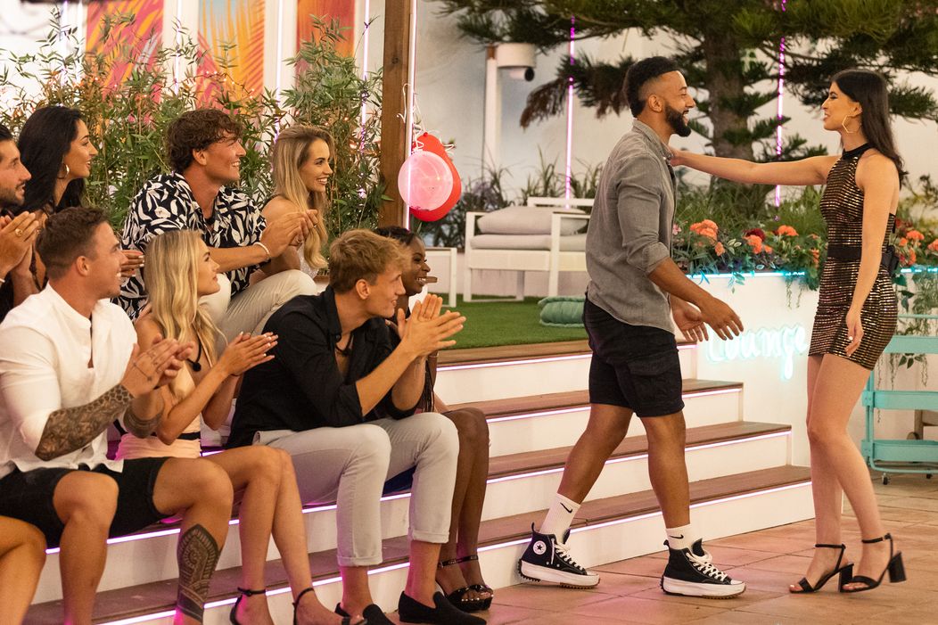 Lia je nová bombshell.