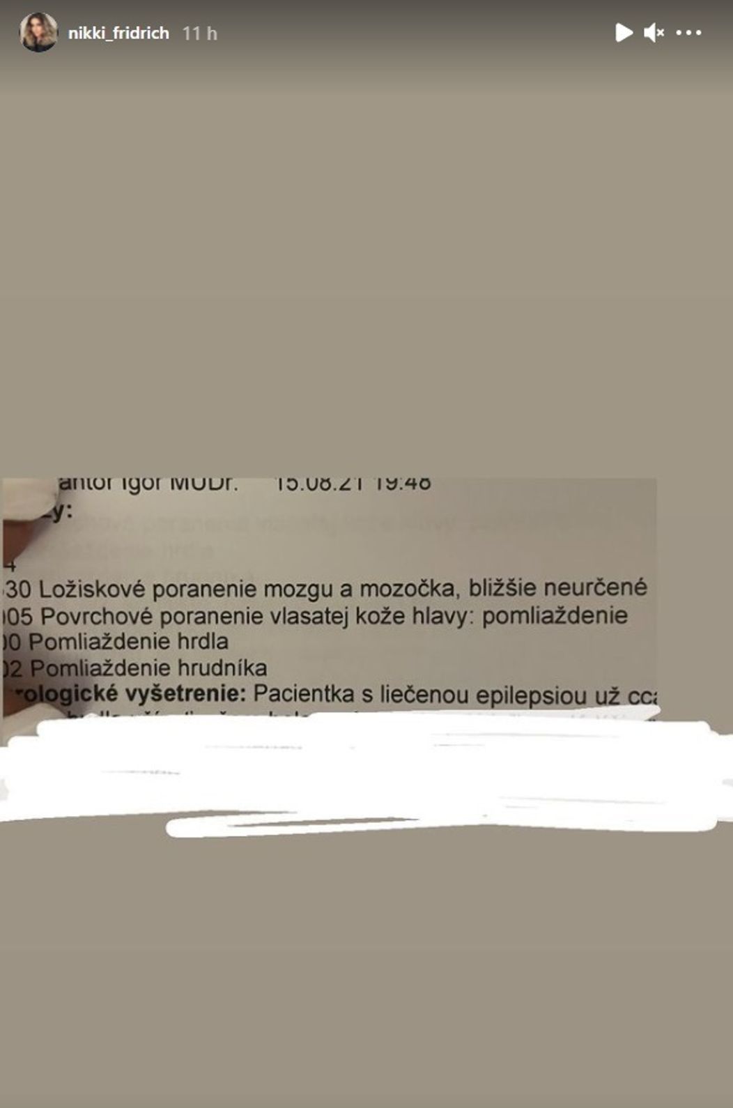Nikol skončila s vážnymi poraneniami na pohotovosti