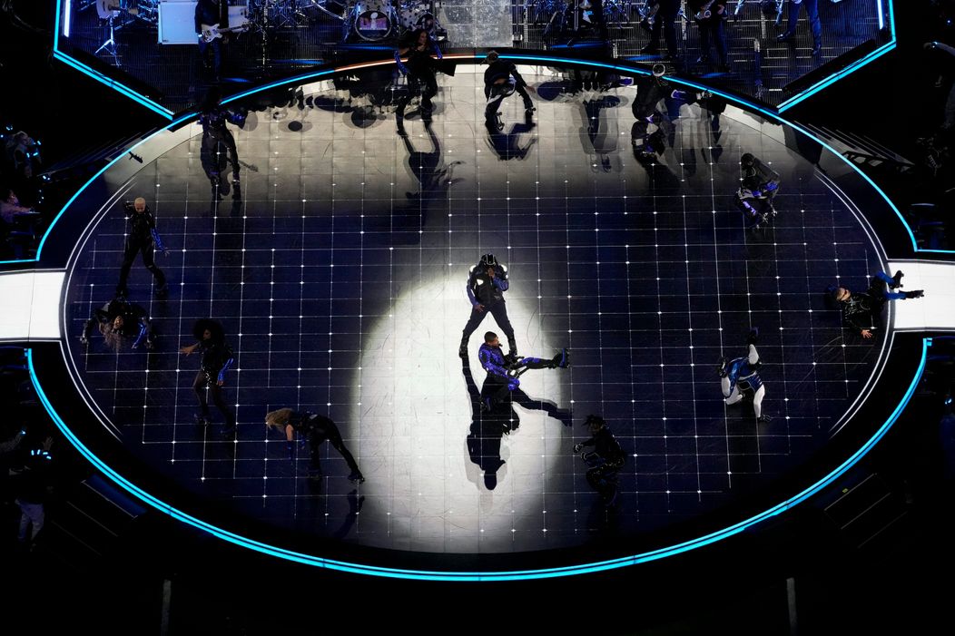 Usher ovládol Halftime Show