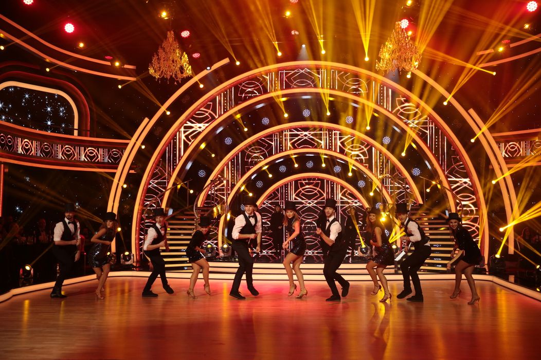 Fantastické úvodné číslo v podaní tanečníkov z Let's Dance